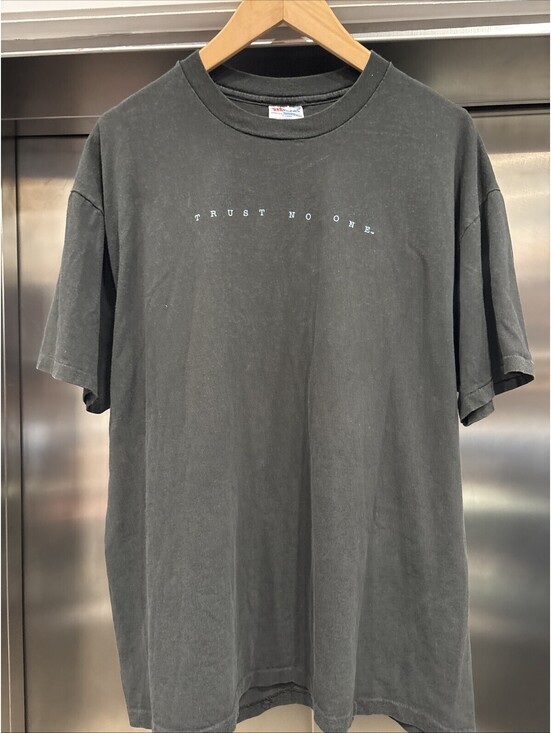 Other - Vintage 90’s X-files trust no one Graphic t-shirt Sz XL